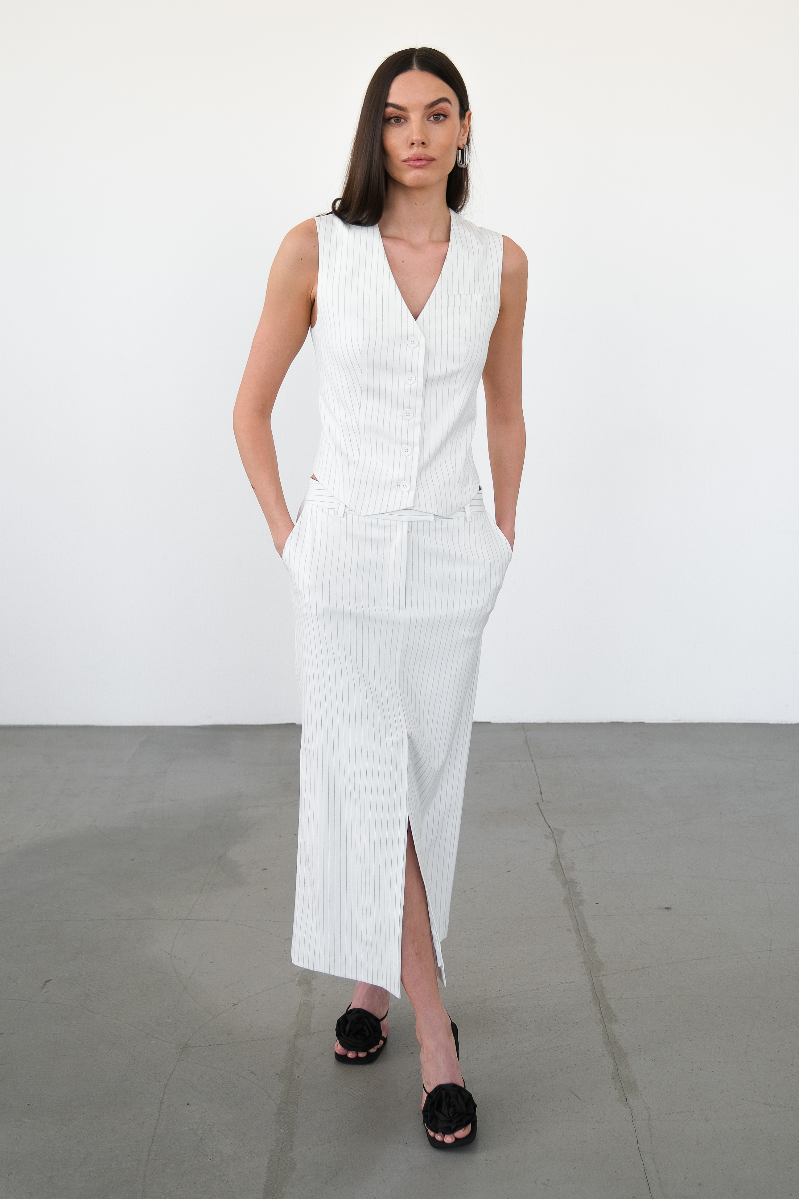  Юбка миди в полоску молочная