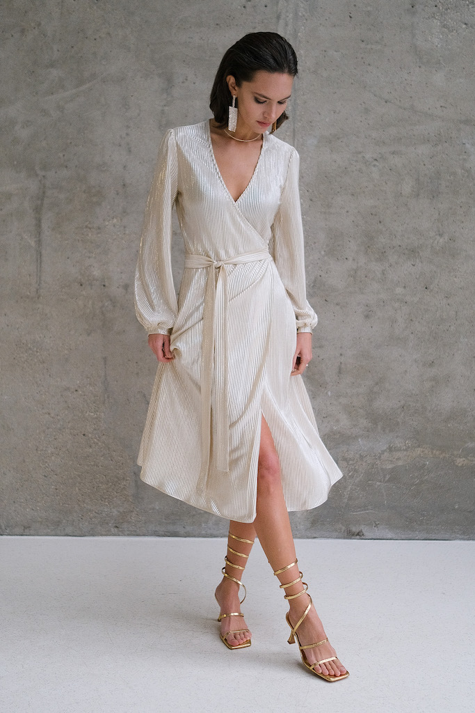 Платье на запах миди