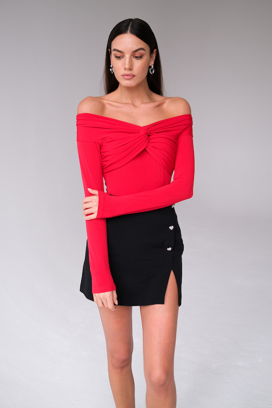 Боди с открытыми плечами