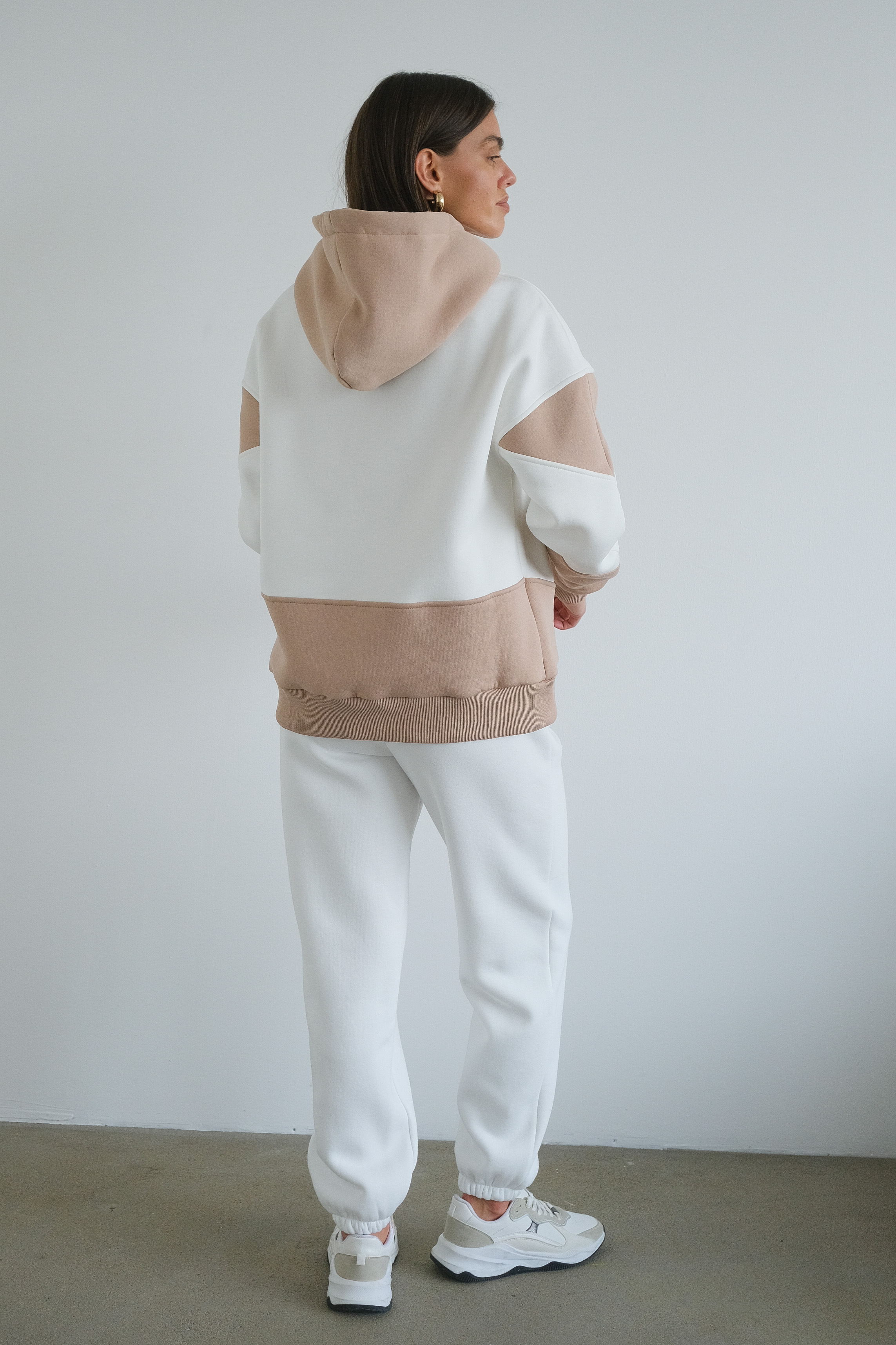 Свитшот молочно-бежевый