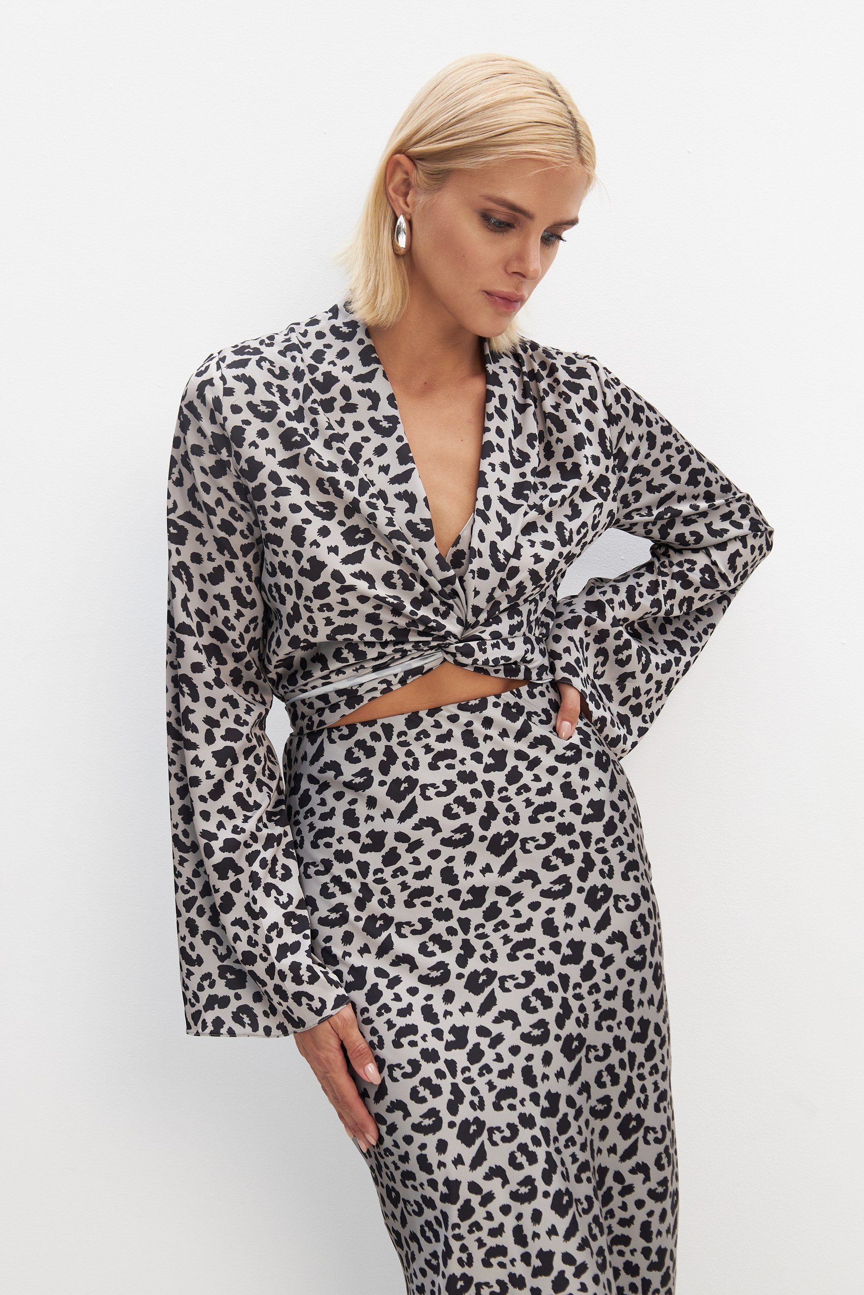 Блузка лео на завязках