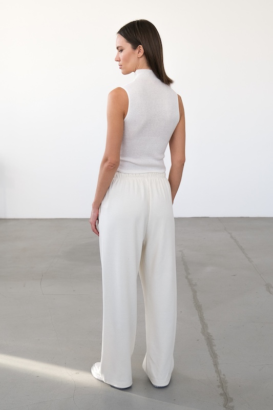  Брюки молочные в рубчик