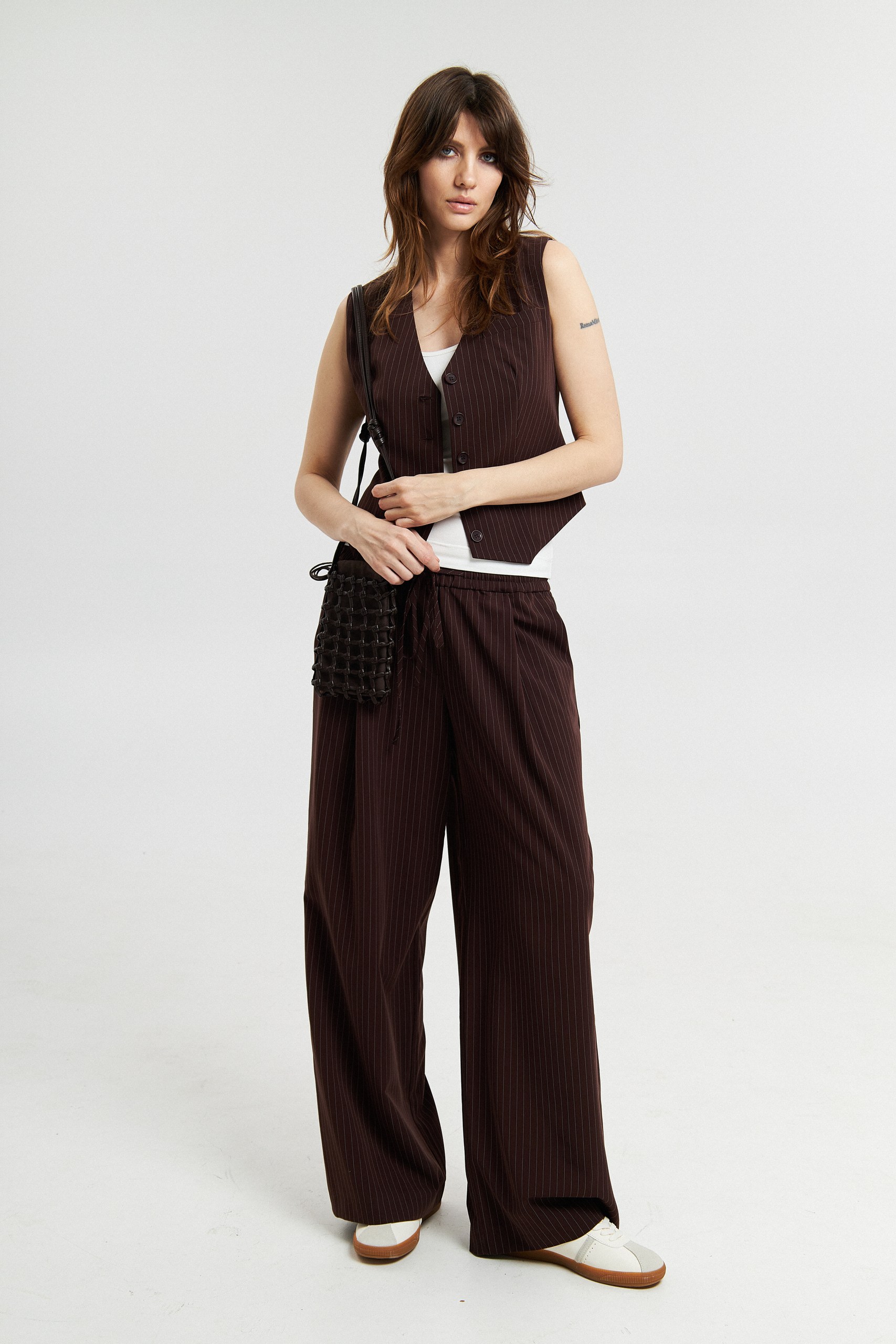 Брюки в полоску на резинке