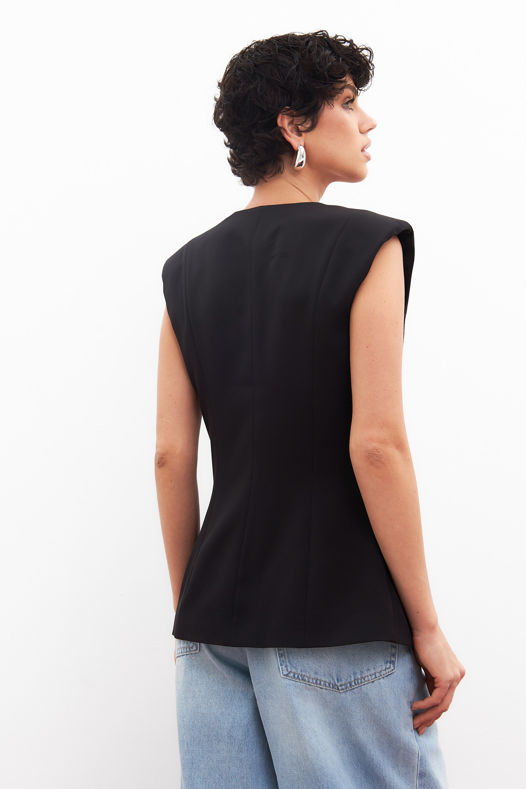 Жилет на завязках