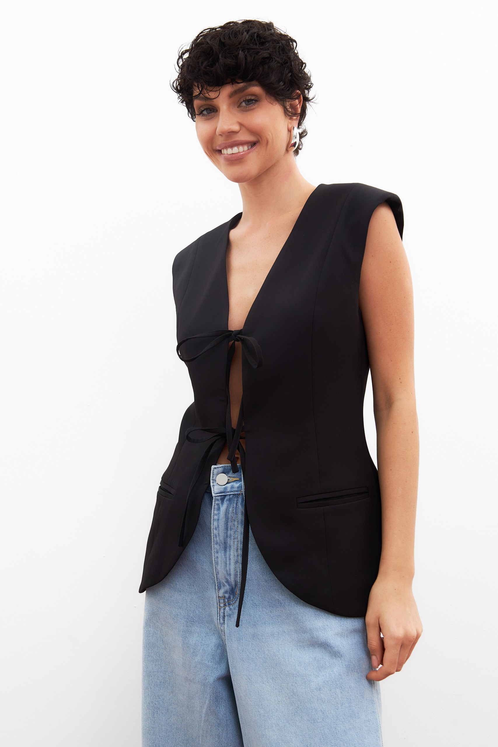 Жилет на завязках