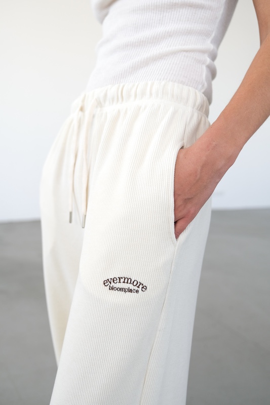  Брюки молочные в рубчик