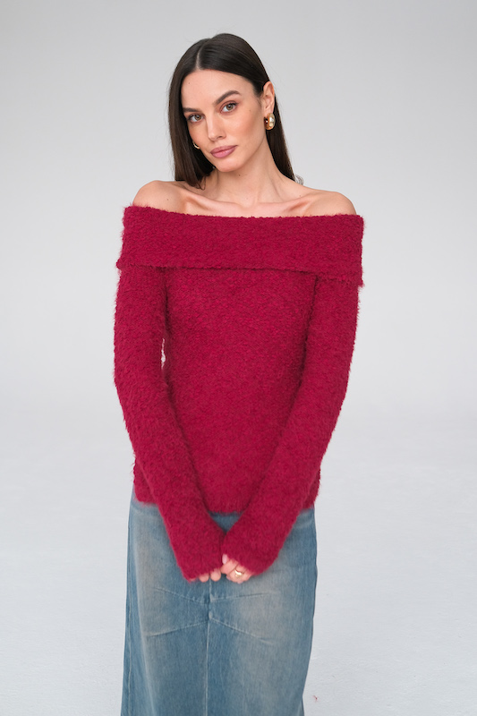  Свитер с открытыми плечами