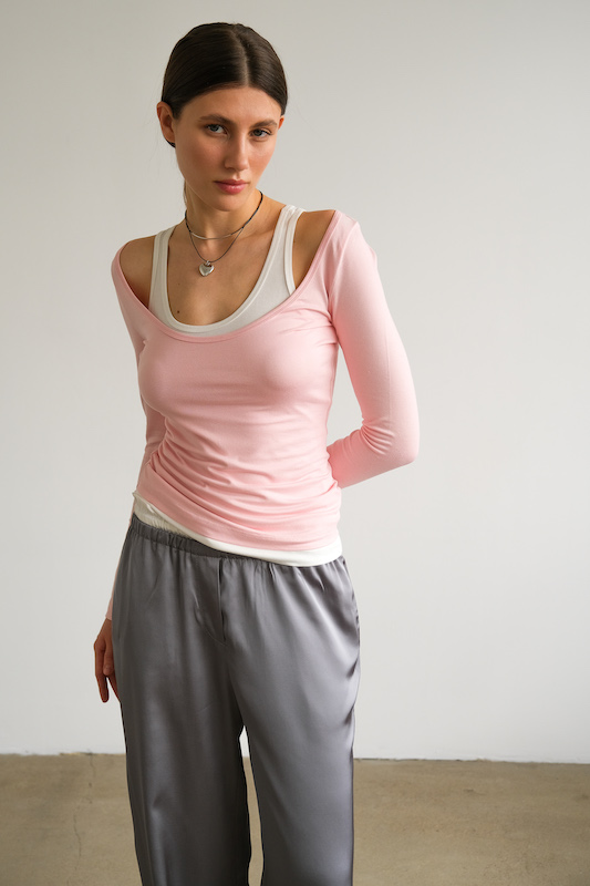 Лонгслив с глубоким вырезом