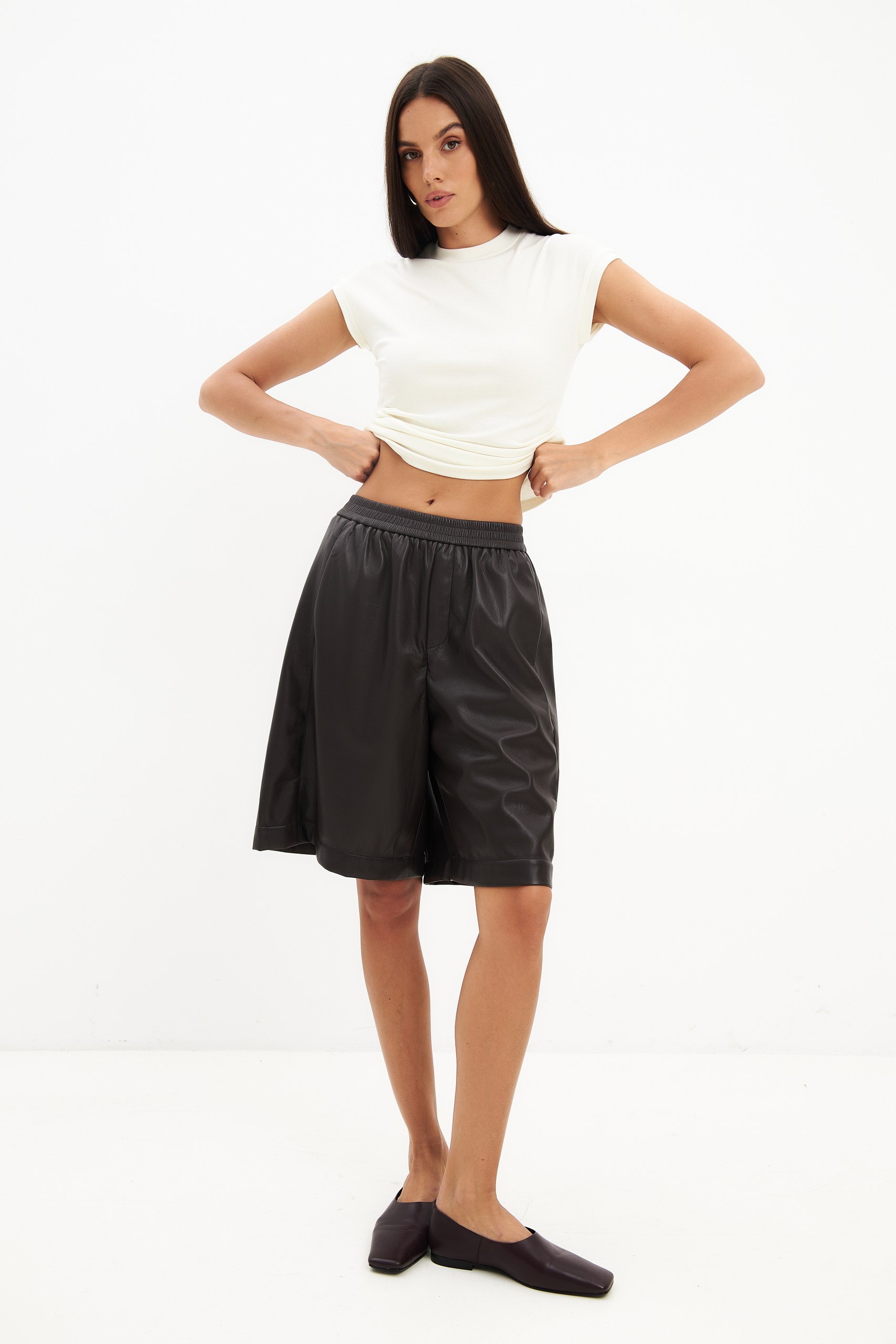 Шорты из эко кожи 