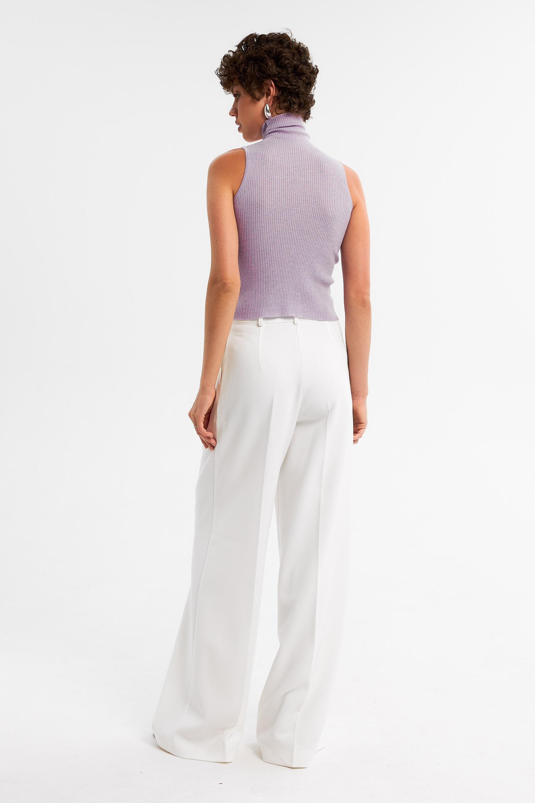 Топ с высоким воротом