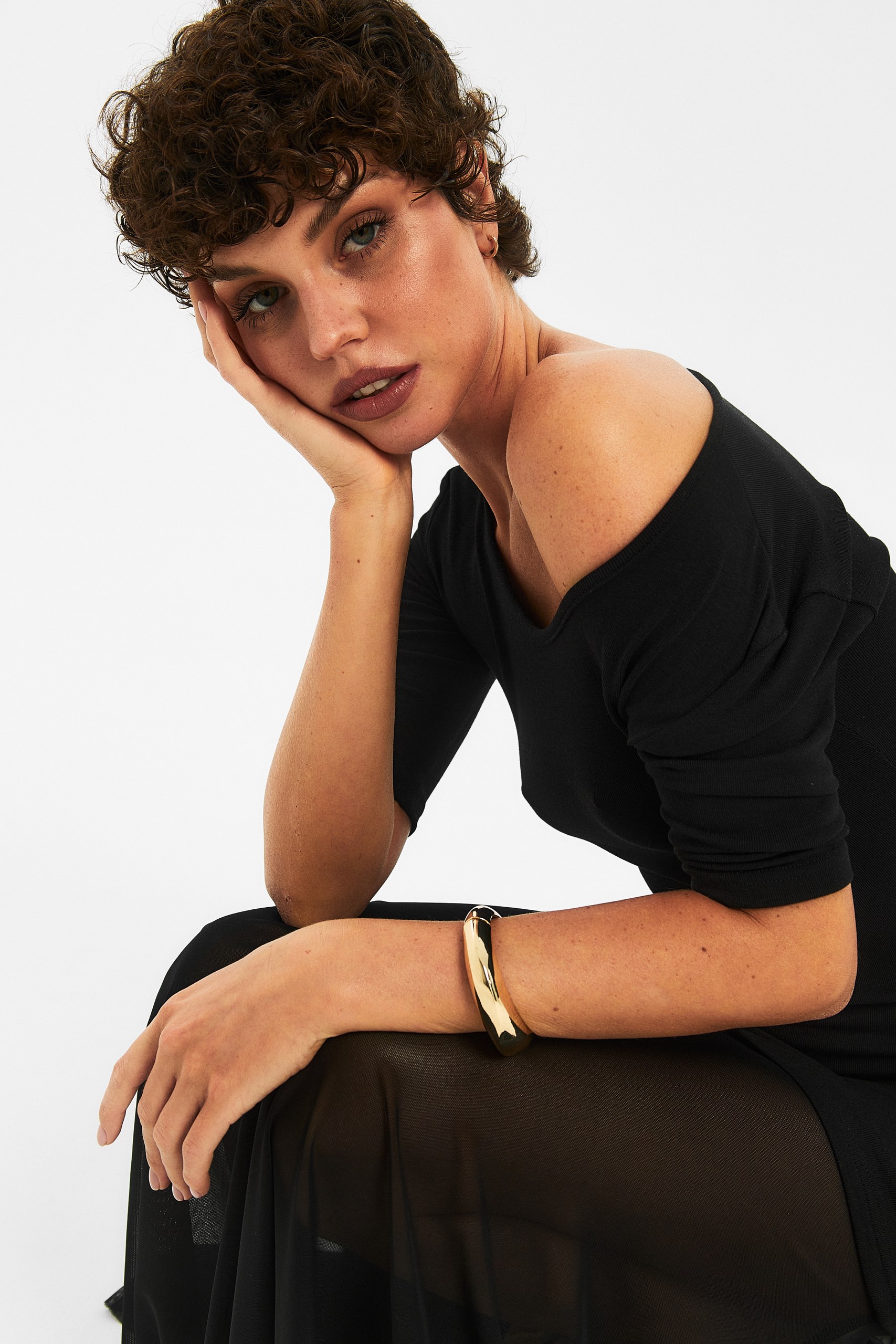 Платье с прозрачной юбкой