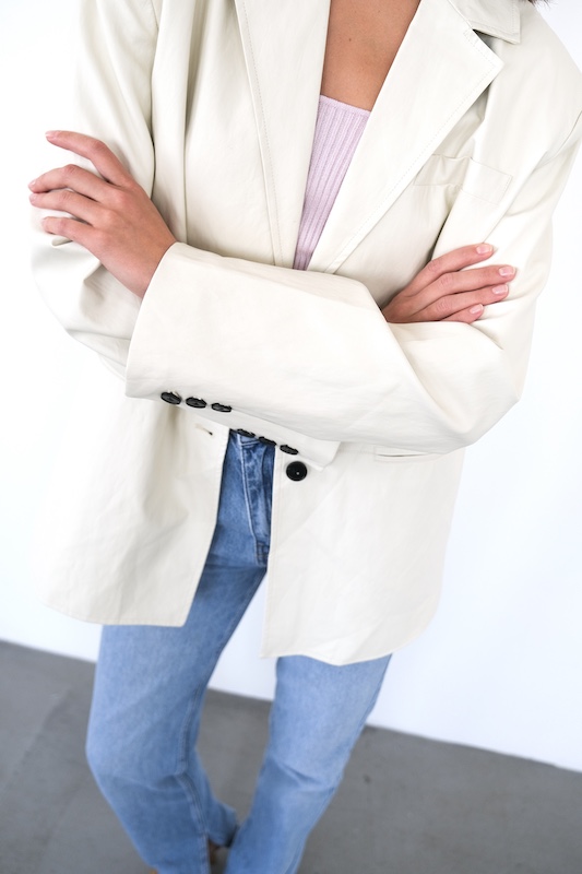  Жакет молочный эко-кожа