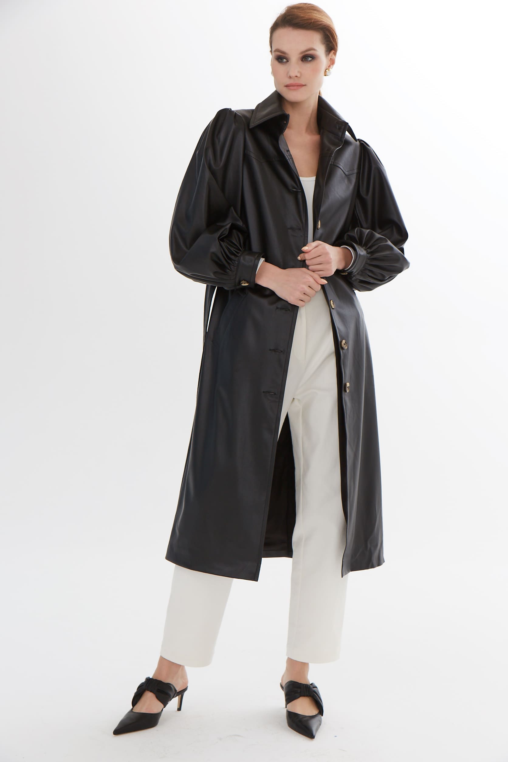 Плащ из экокожи