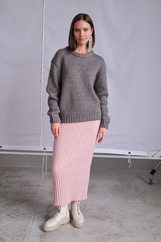 Свитер с круглым воротом