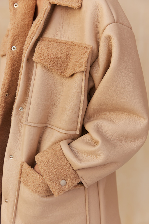 Дубленка с карманами