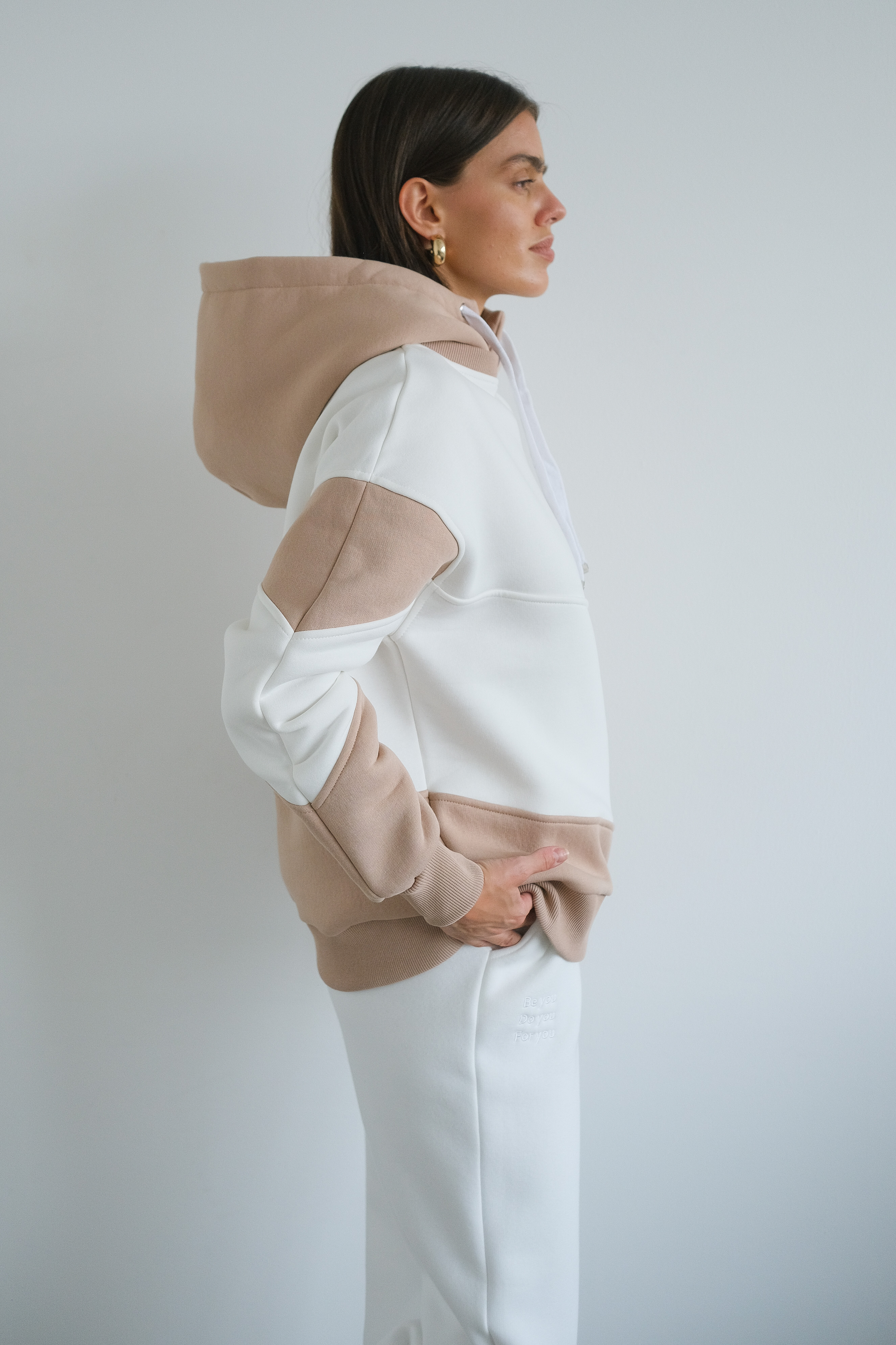 Свитшот молочно-бежевый