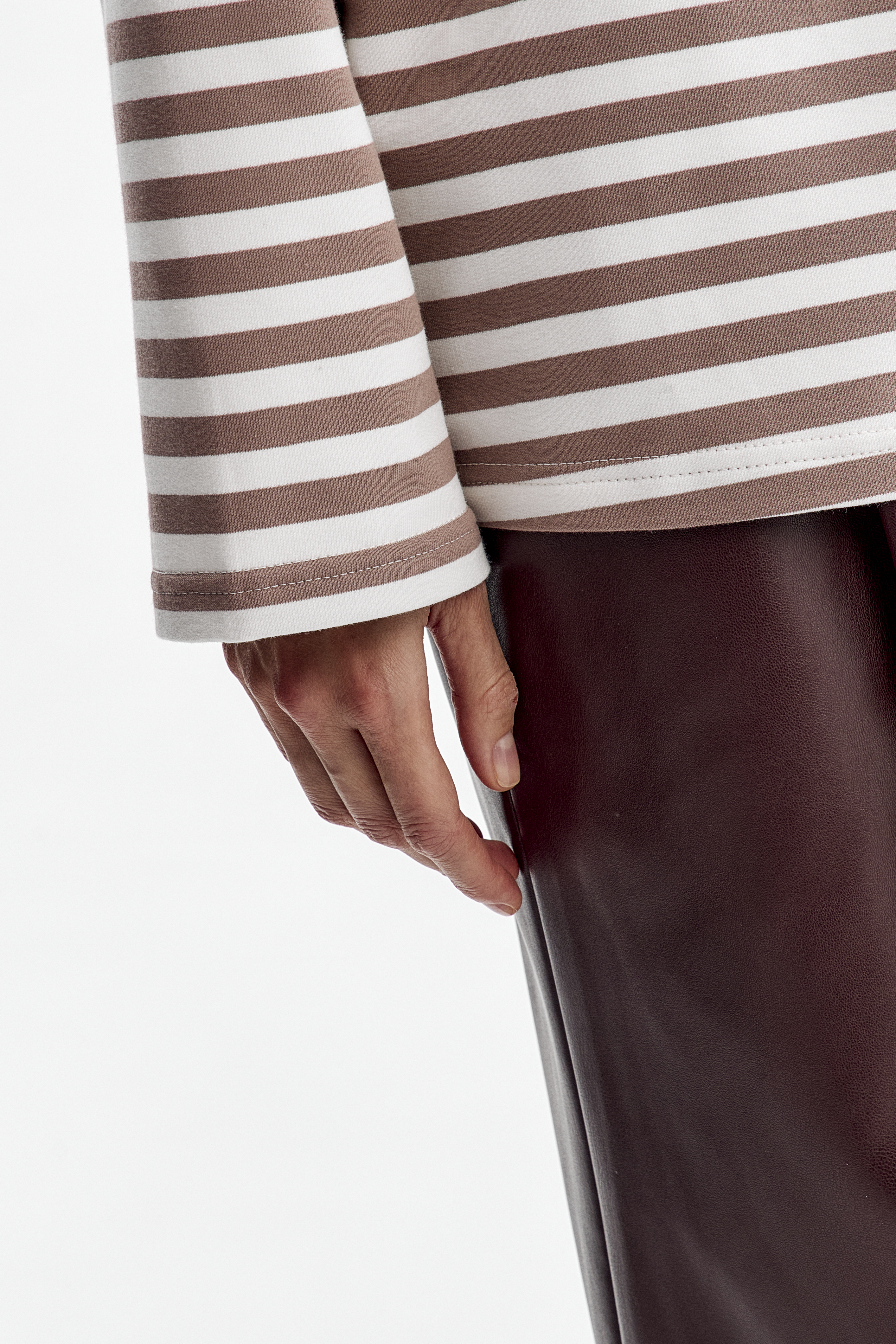 Лонгслив в полоску