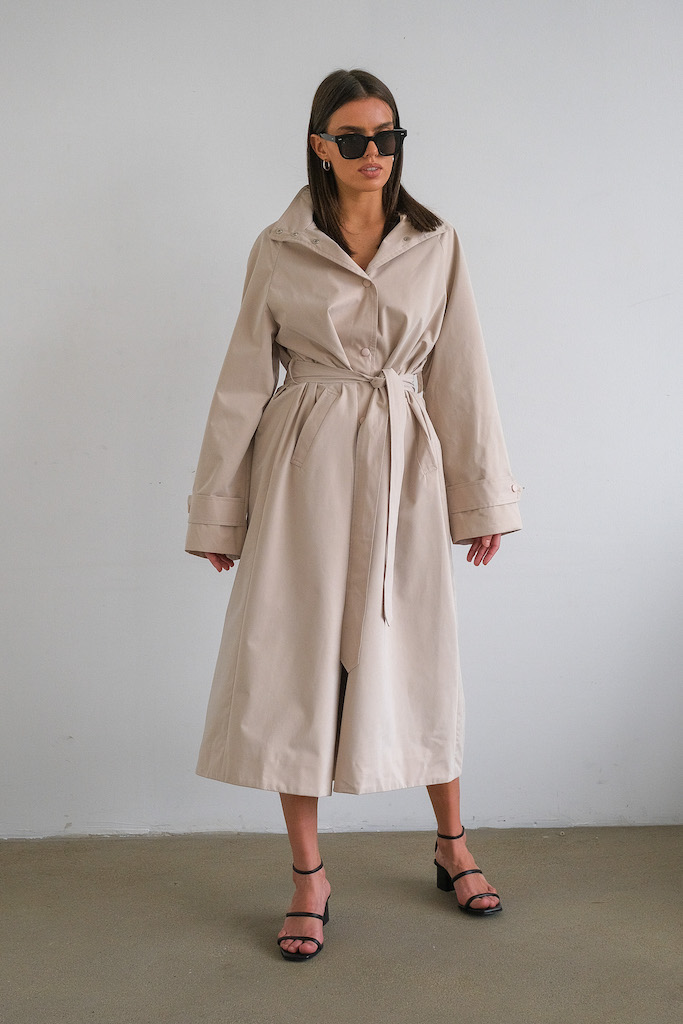 Плащ светло-бежевый