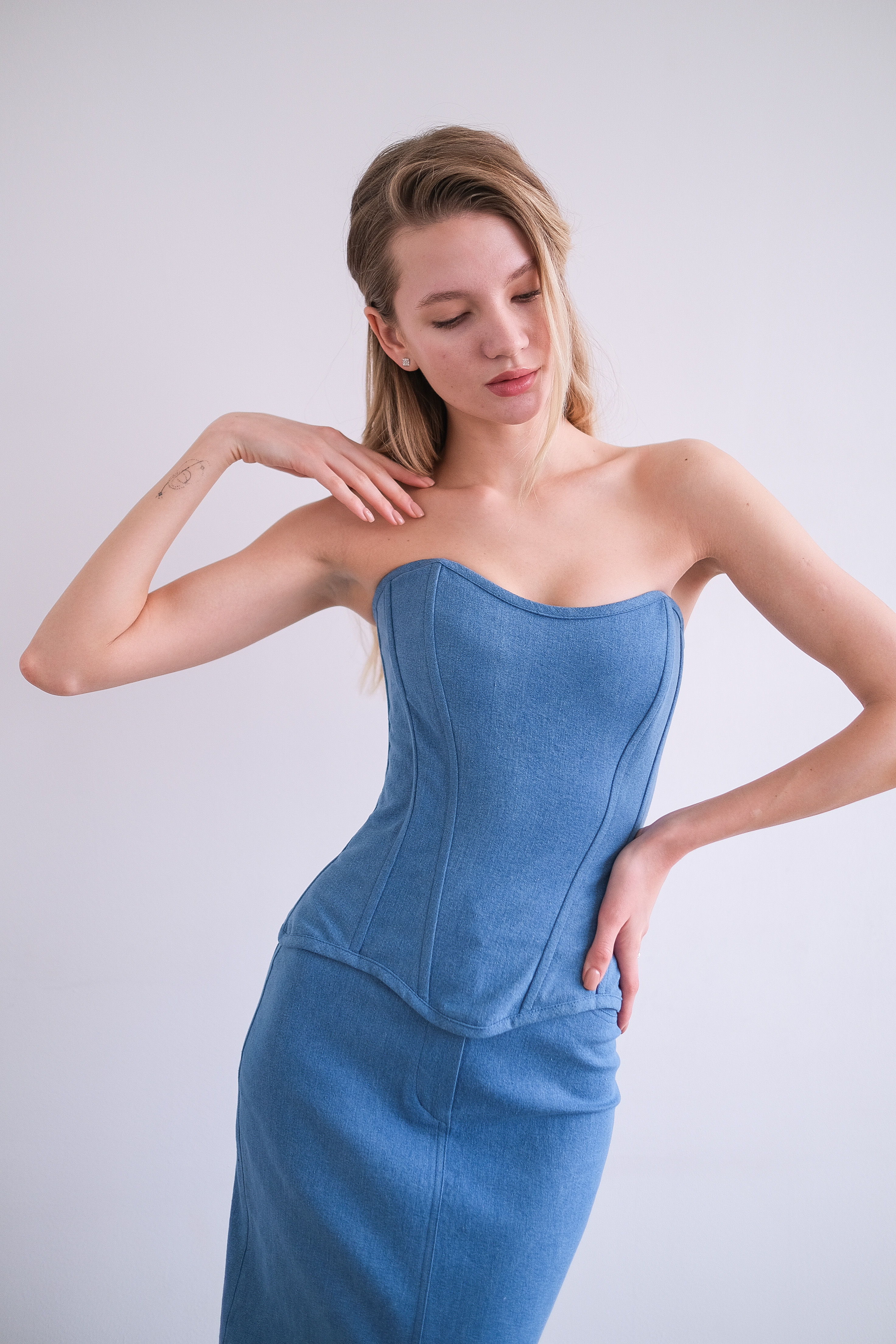 Корсет из денима 