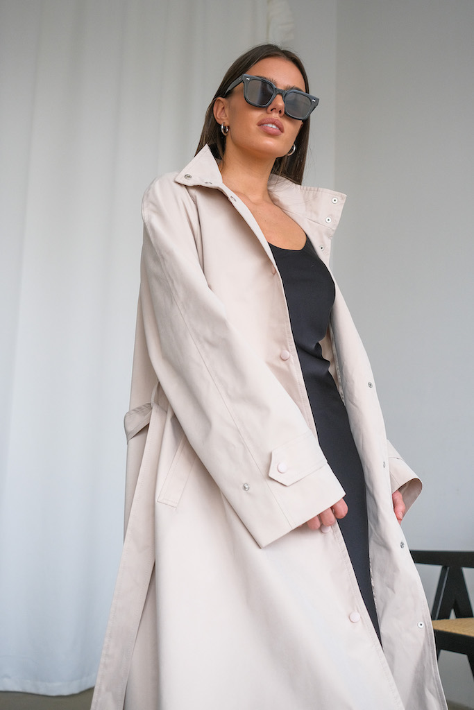 Плащ светло-бежевый