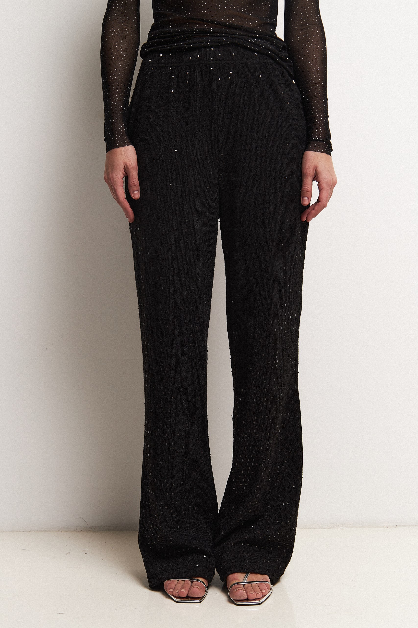 Брюки с пайетками