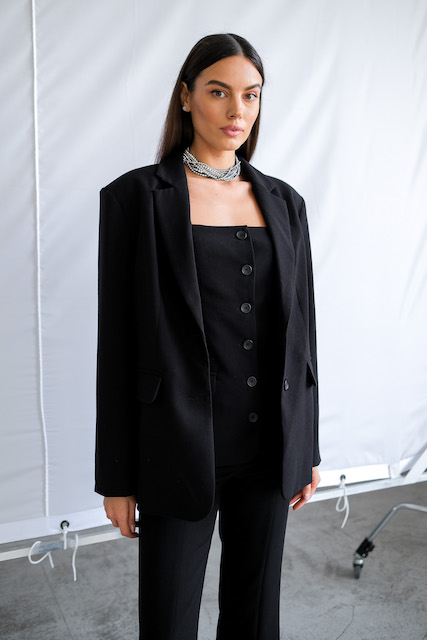  Жилет черный