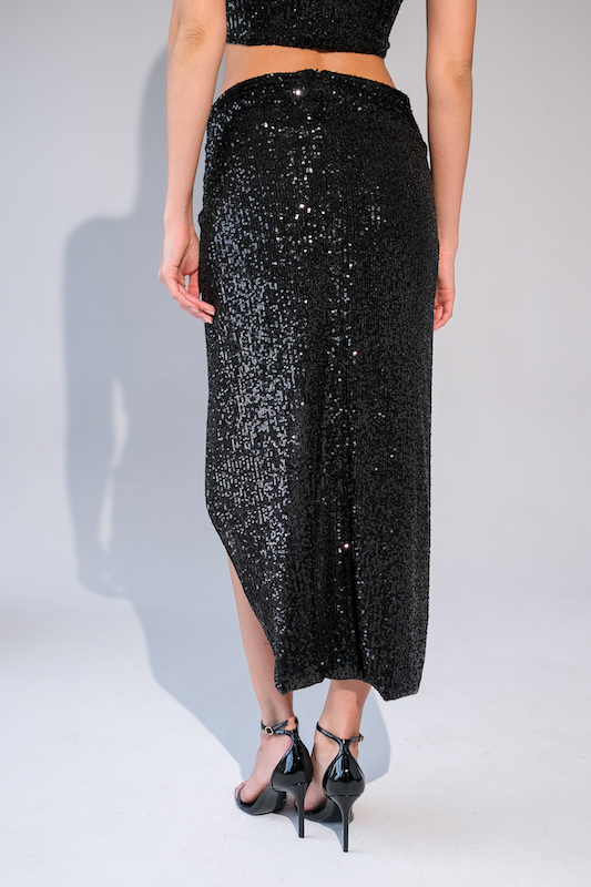 Юбка с пайетками запах черная