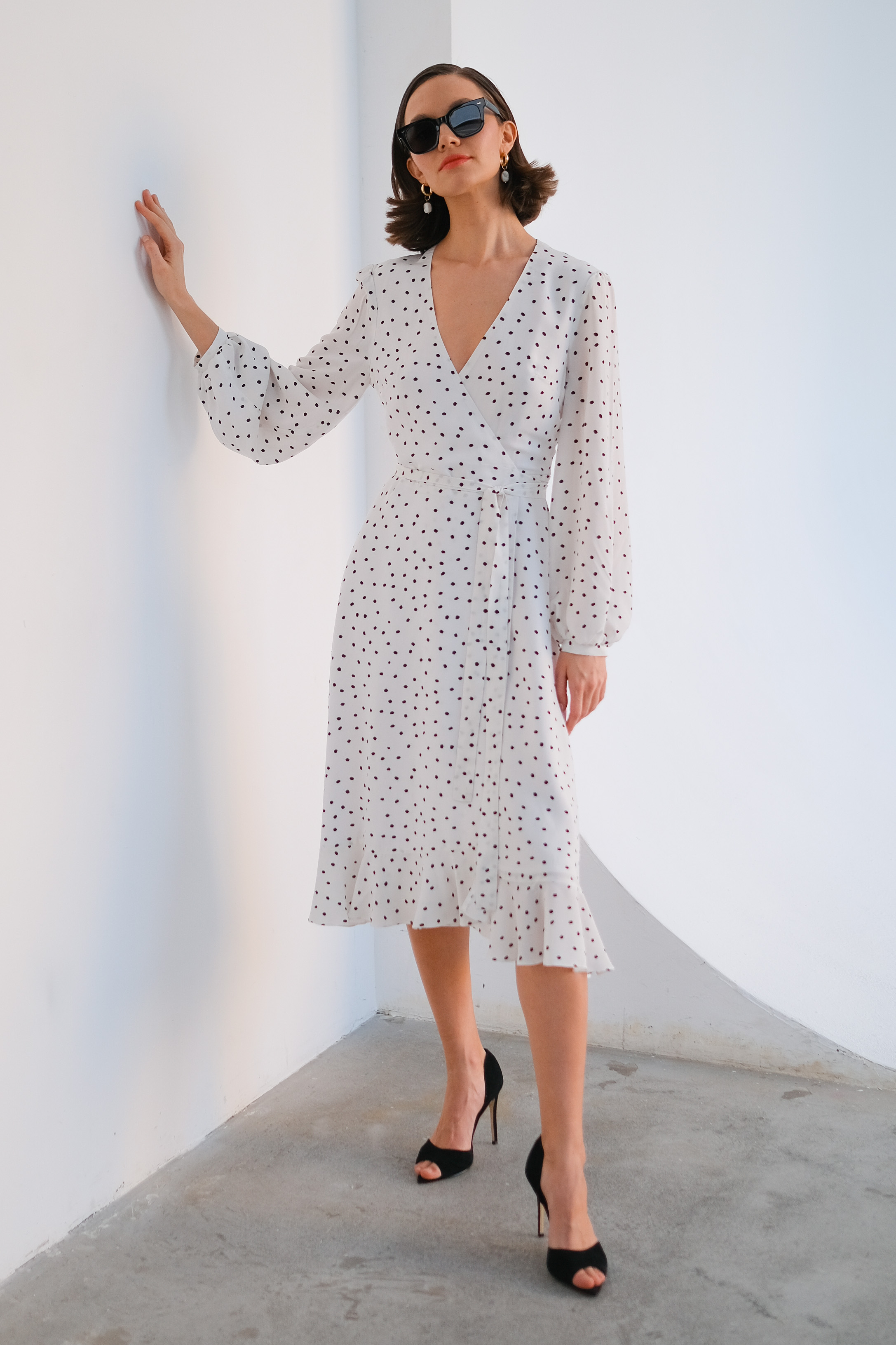 Платье на запах в горох 