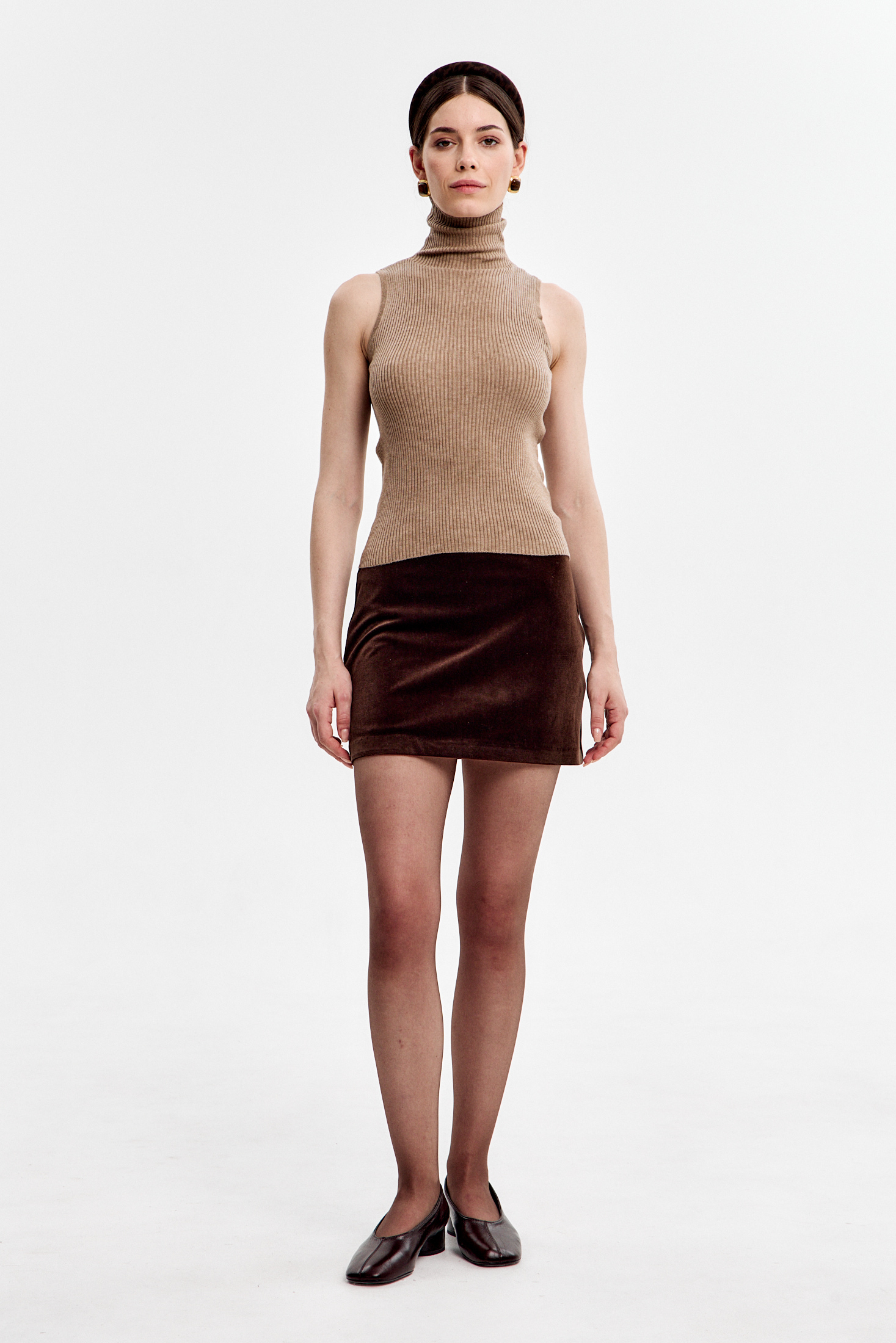 Топ с воротником стойка