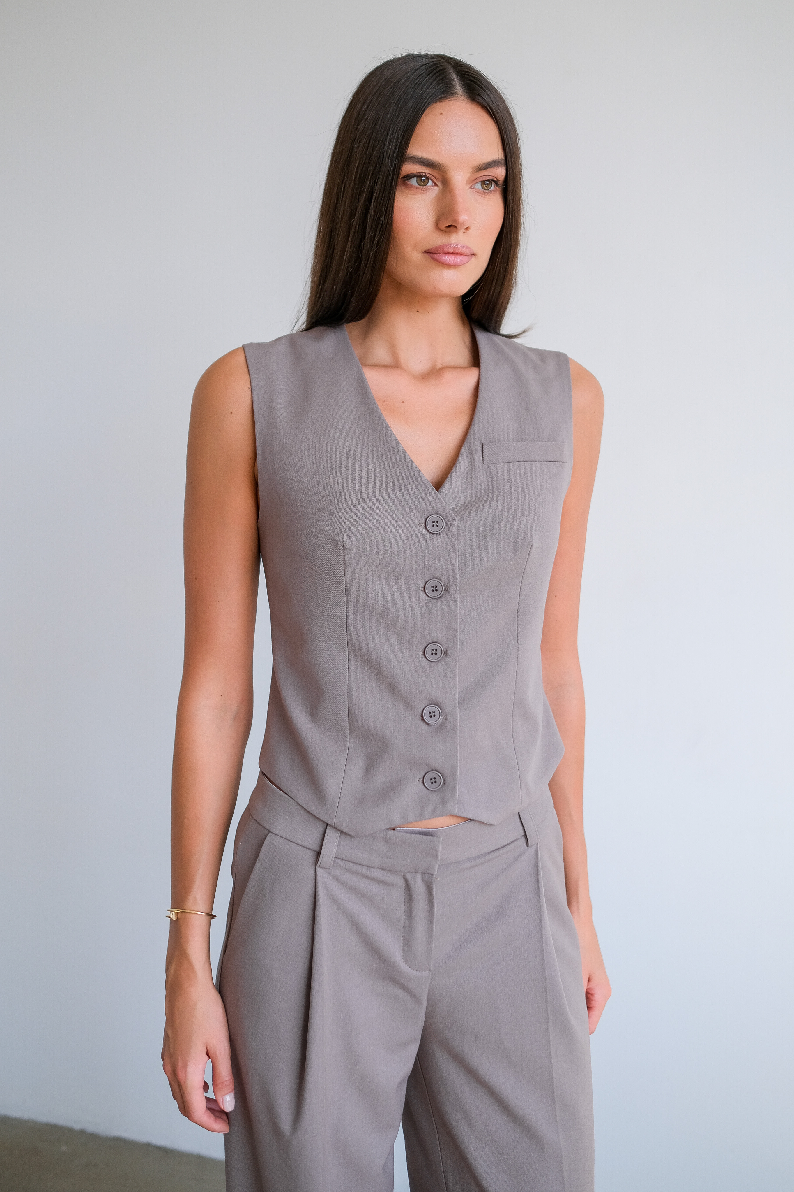 Жилет костюмный