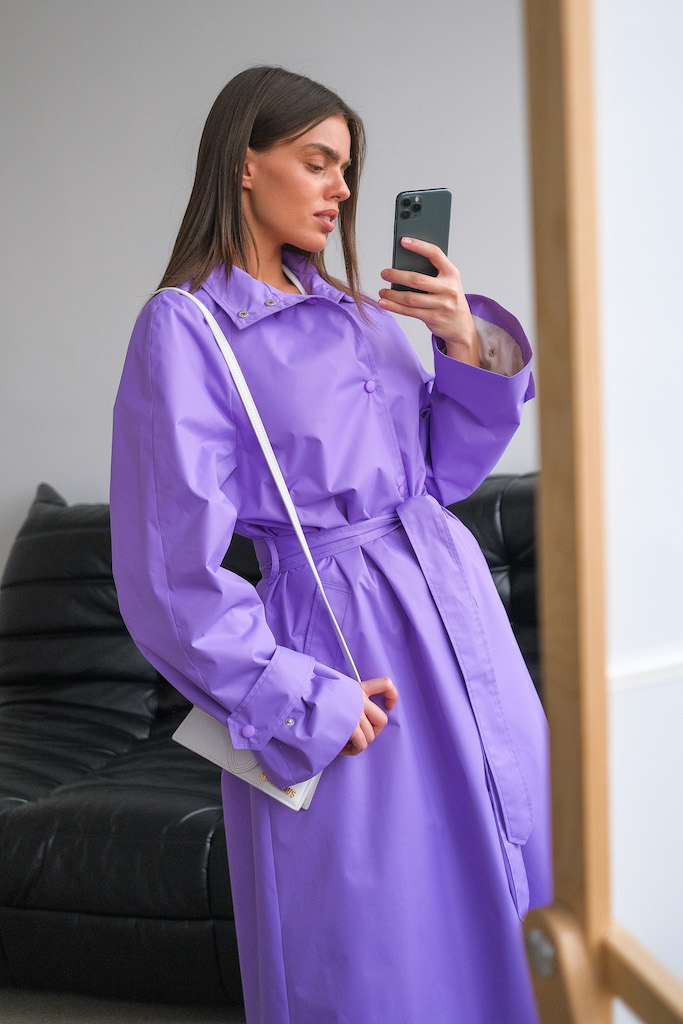 Плащ лиловый