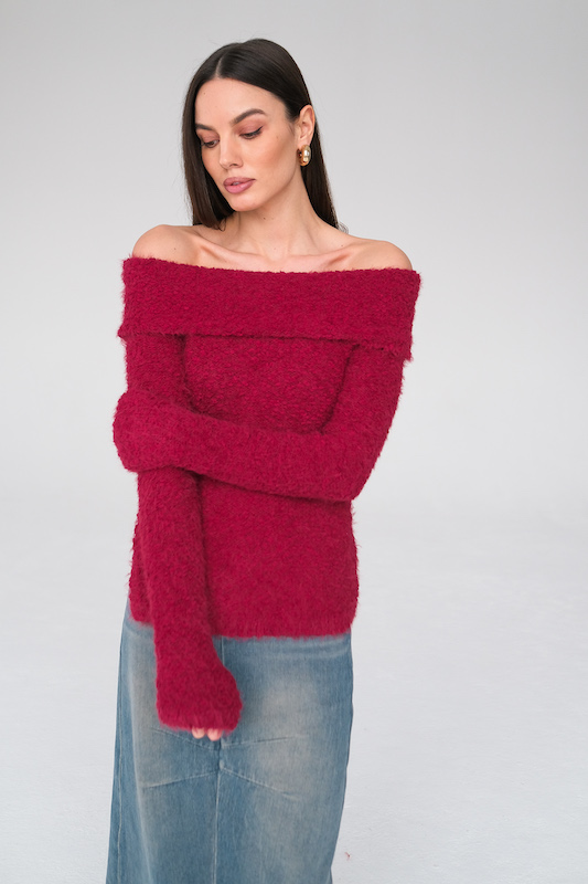  Свитер с открытыми плечами