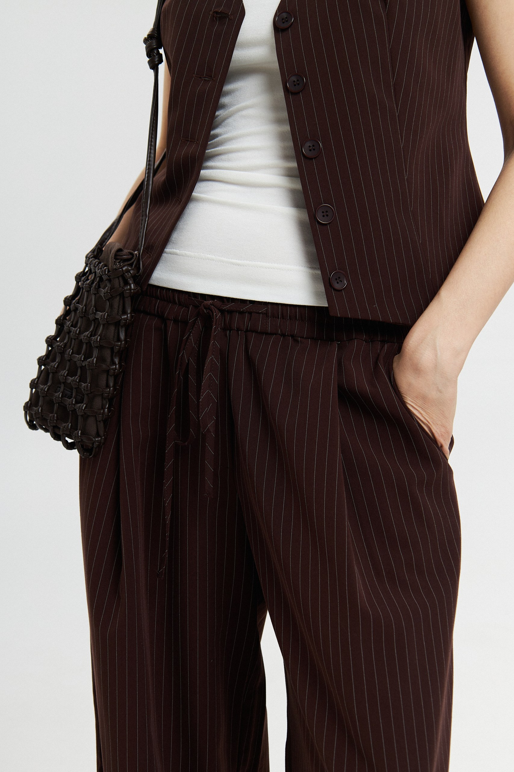 Брюки в полоску на резинке