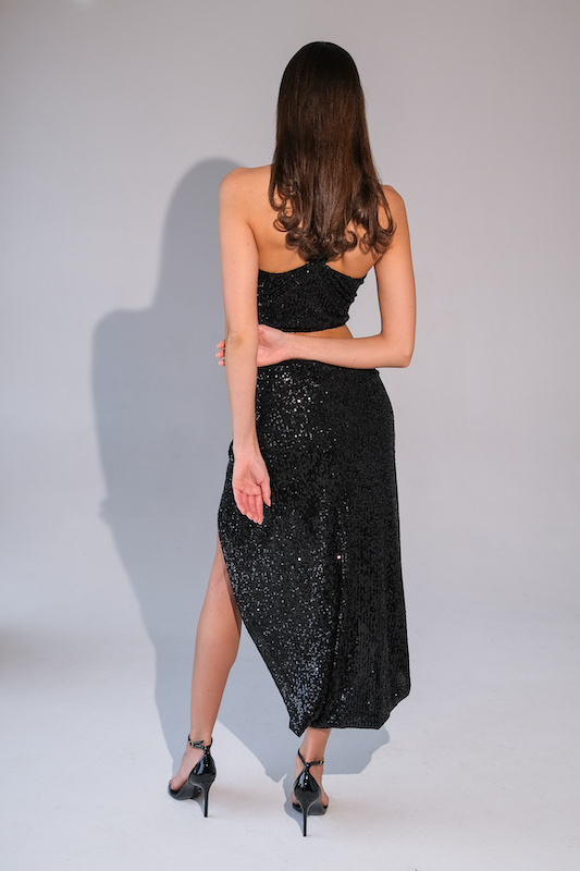 Юбка с пайетками запах черная