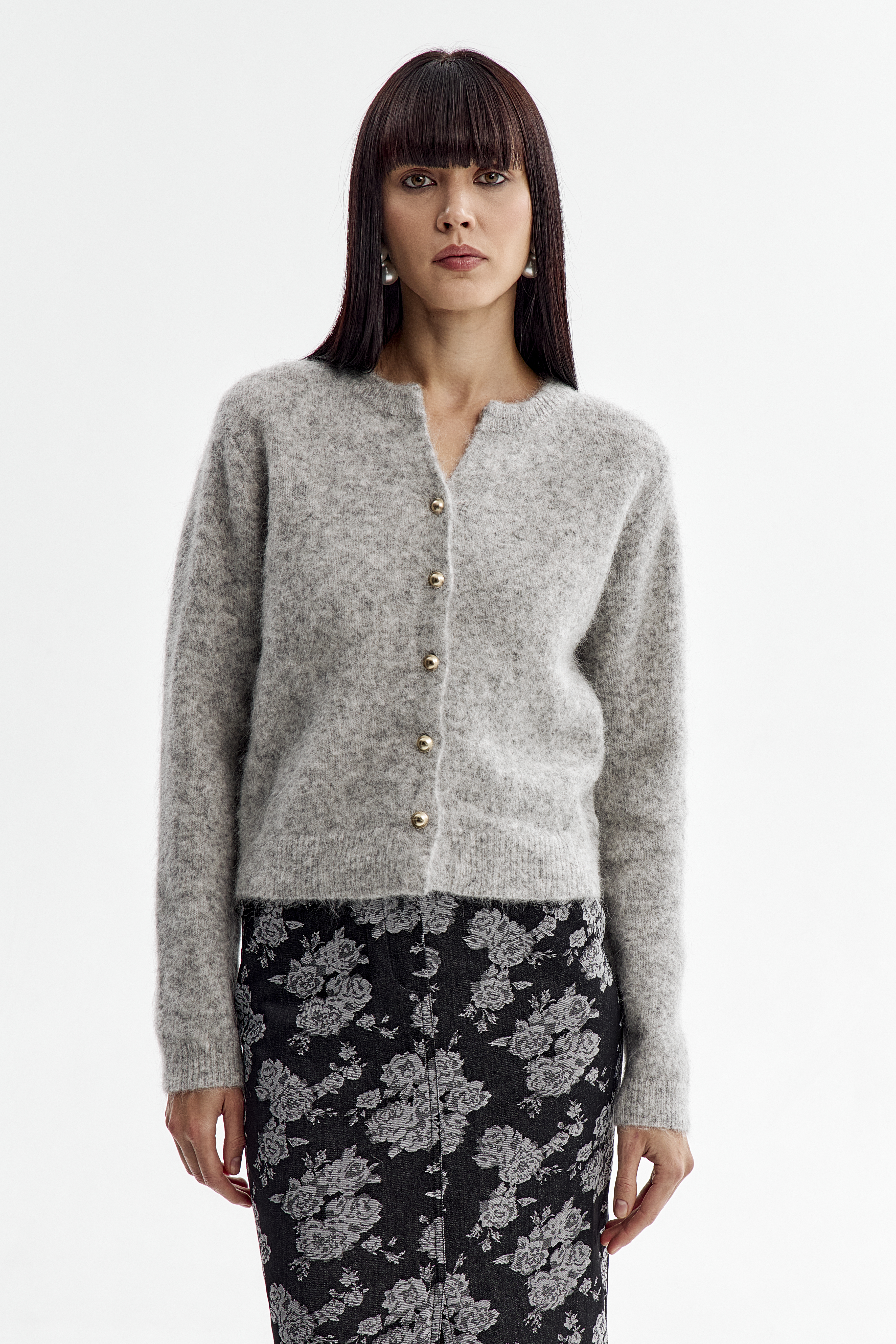 Кардиган короткий из ангоры с золотыми пуговицами