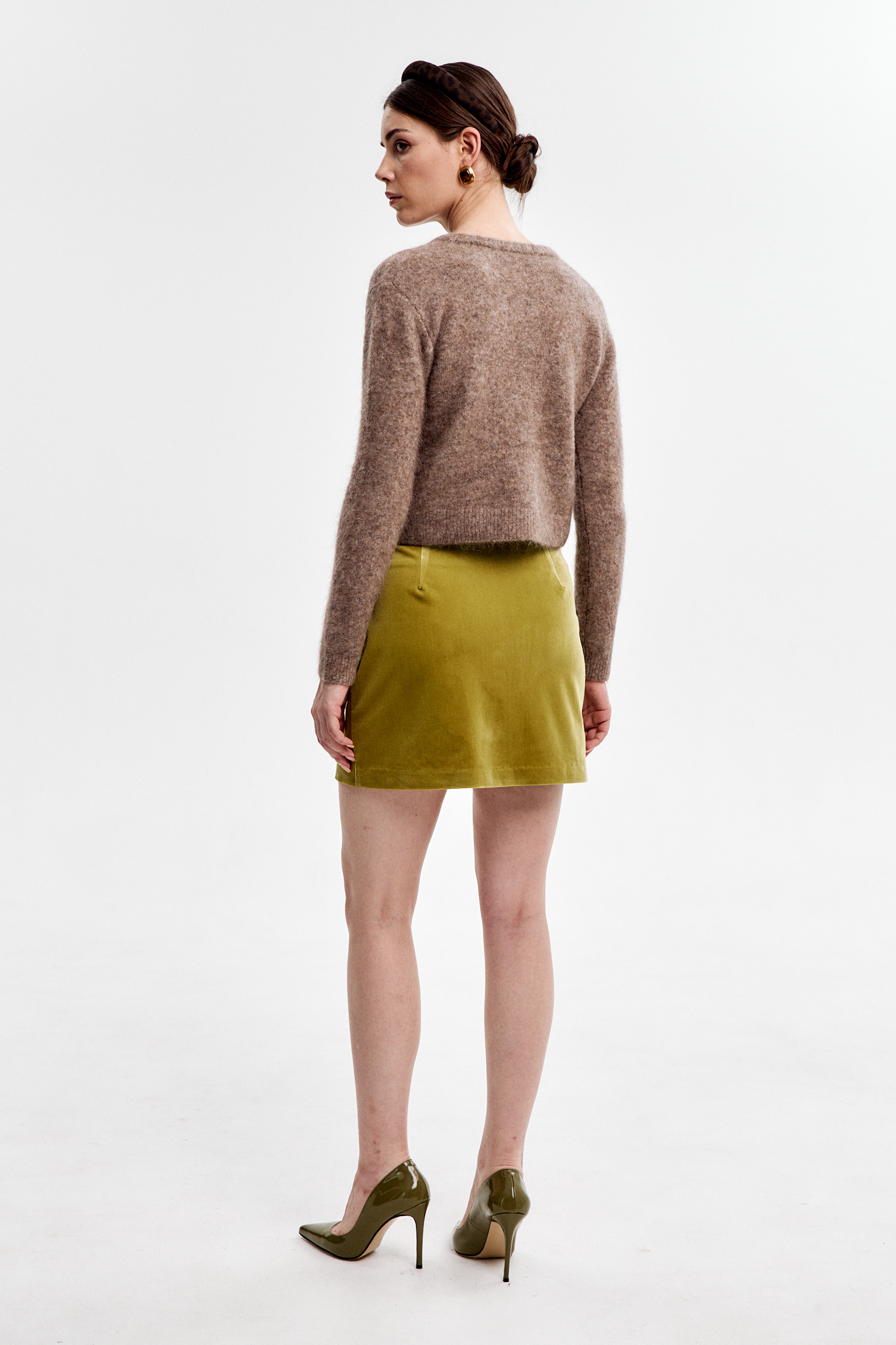 Кардиган короткий из ангоры с золотыми пуговицами