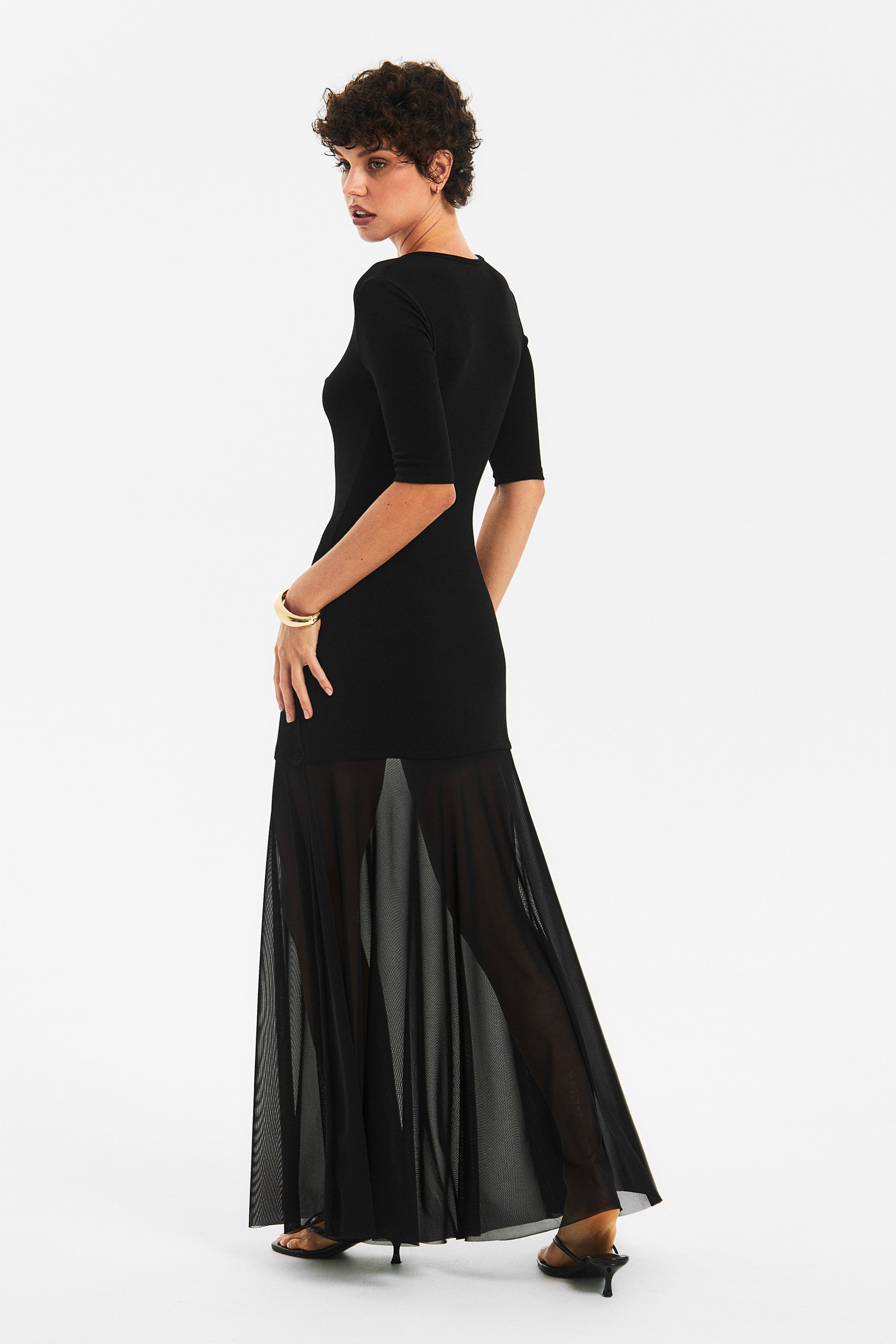 Платье с прозрачной юбкой