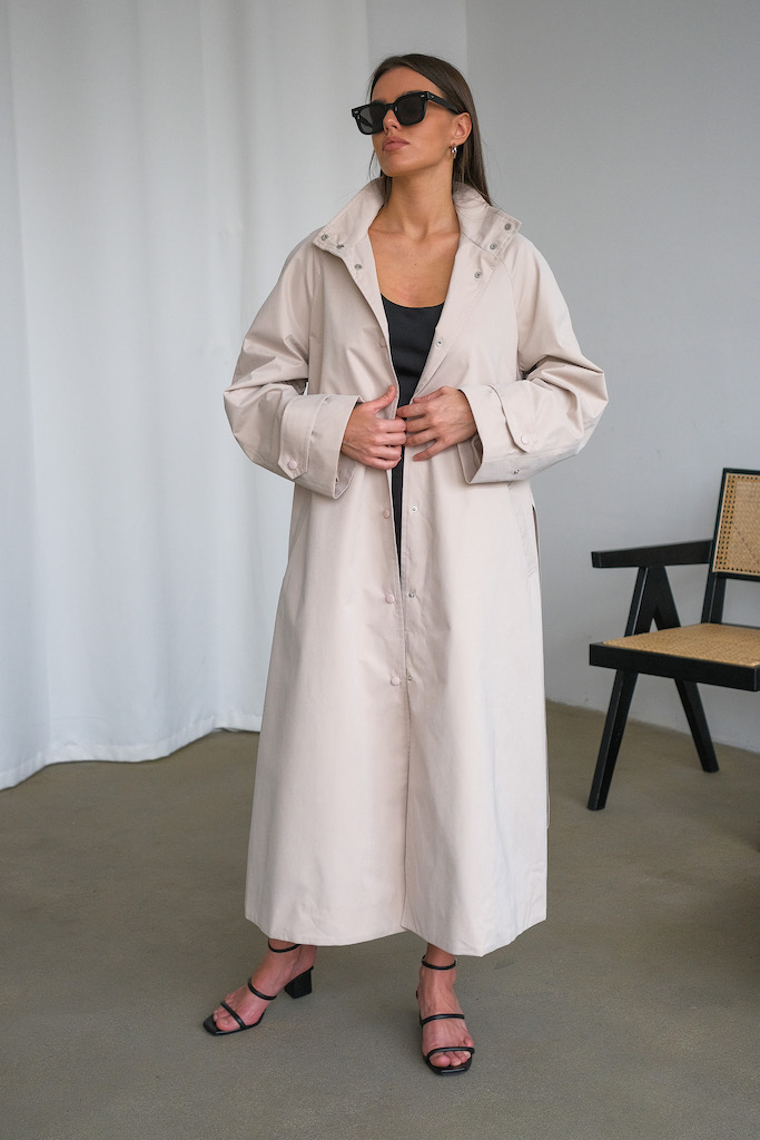 Плащ светло-бежевый