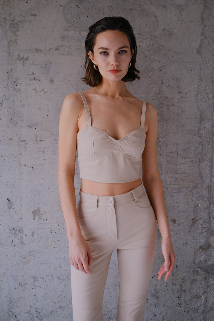 Топ из эко кожи бежевый