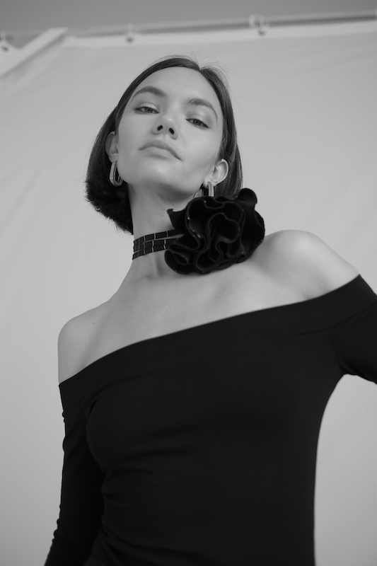 Топ с открытыми плечами