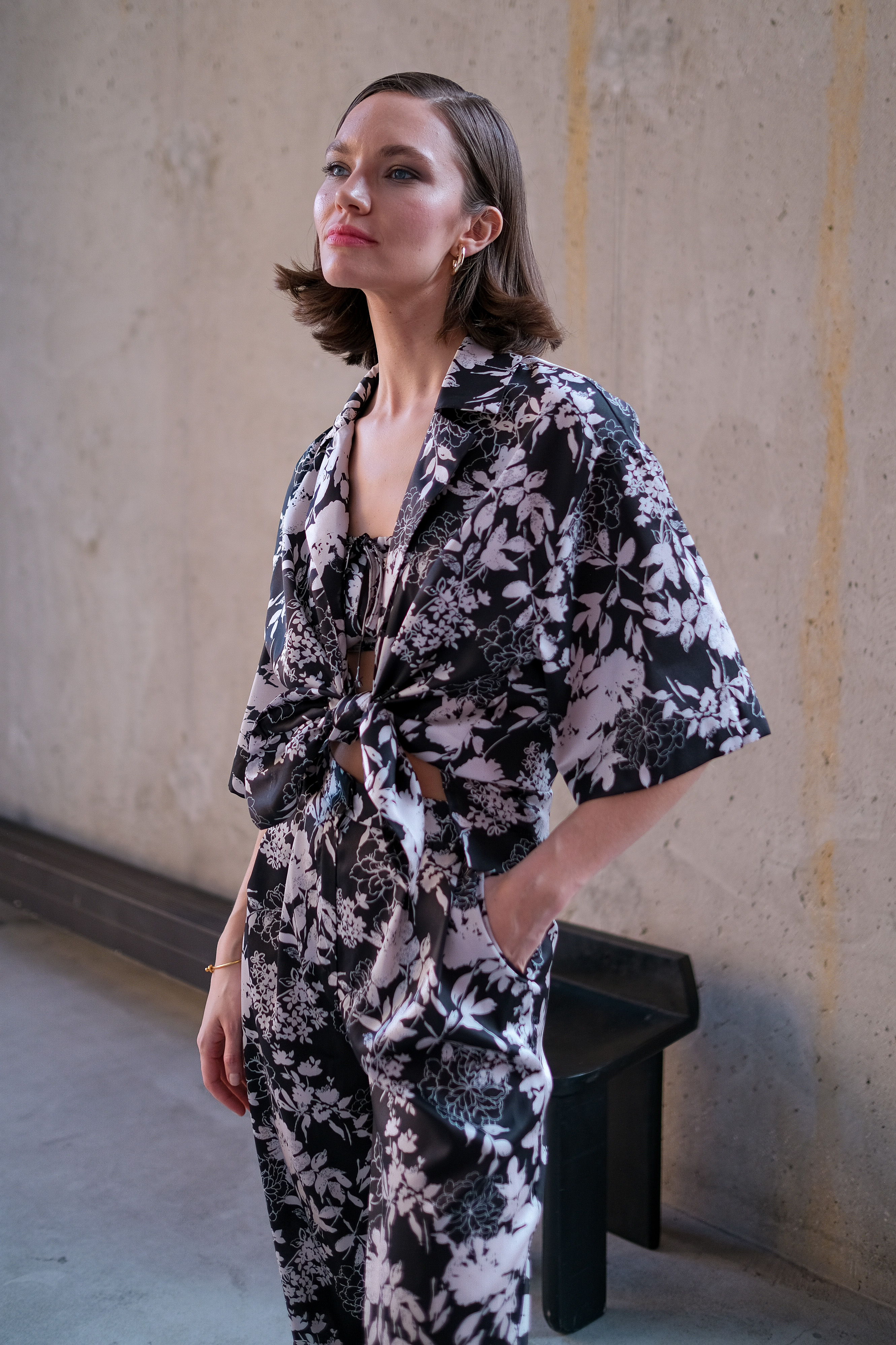 Рубашка принт бежевые цветы