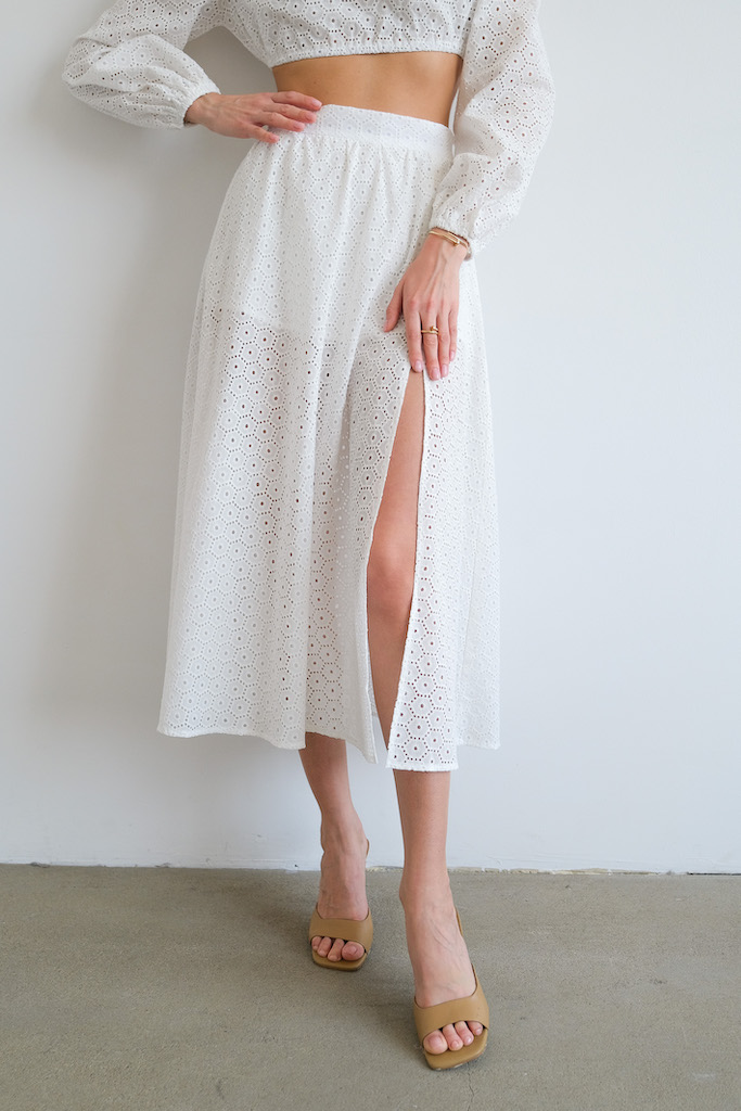 Юбка из шитья молочная