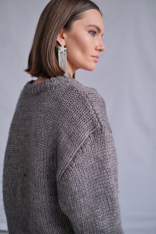 Свитер с круглым воротом