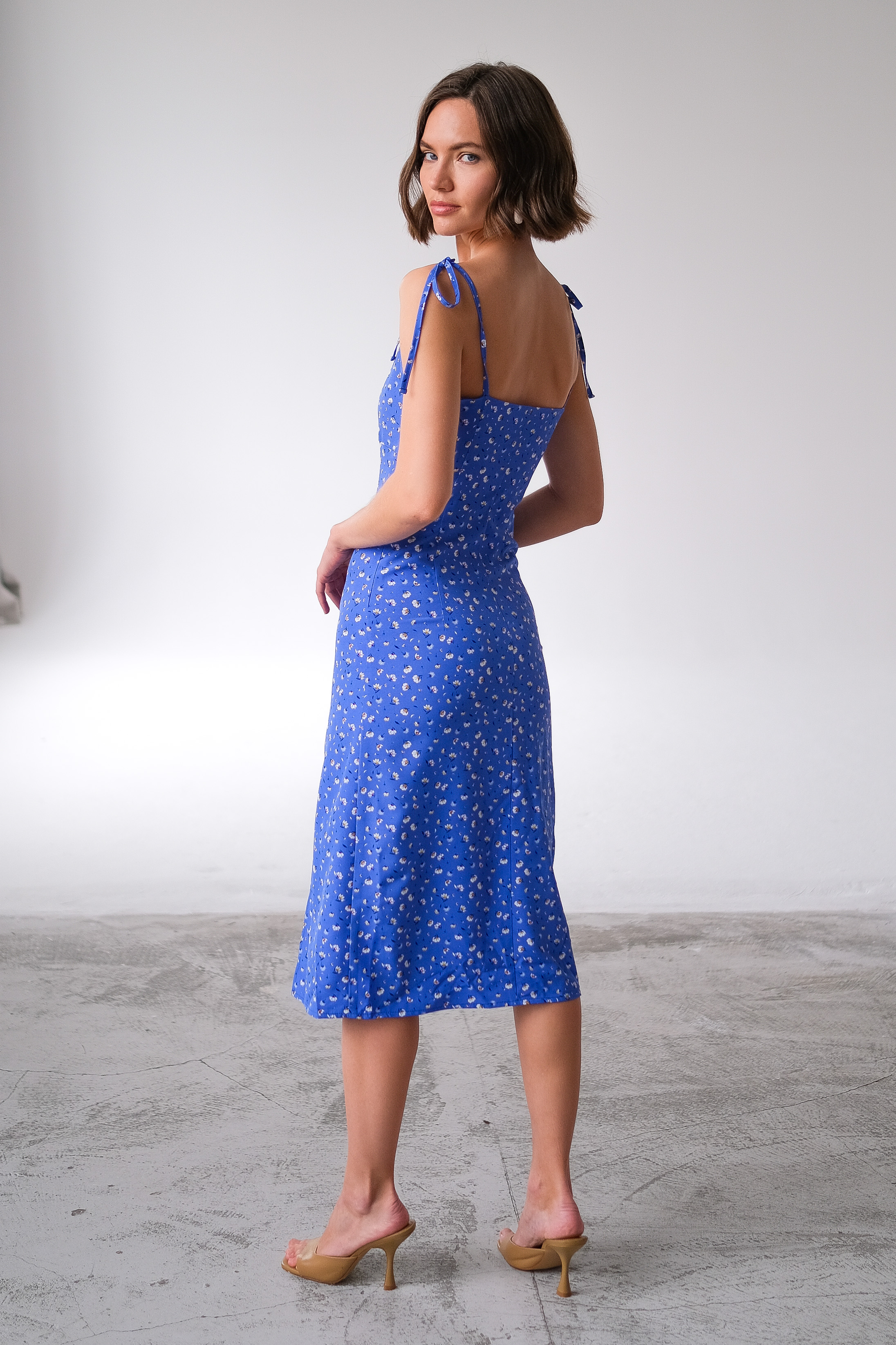 Сарафан на бретелях 