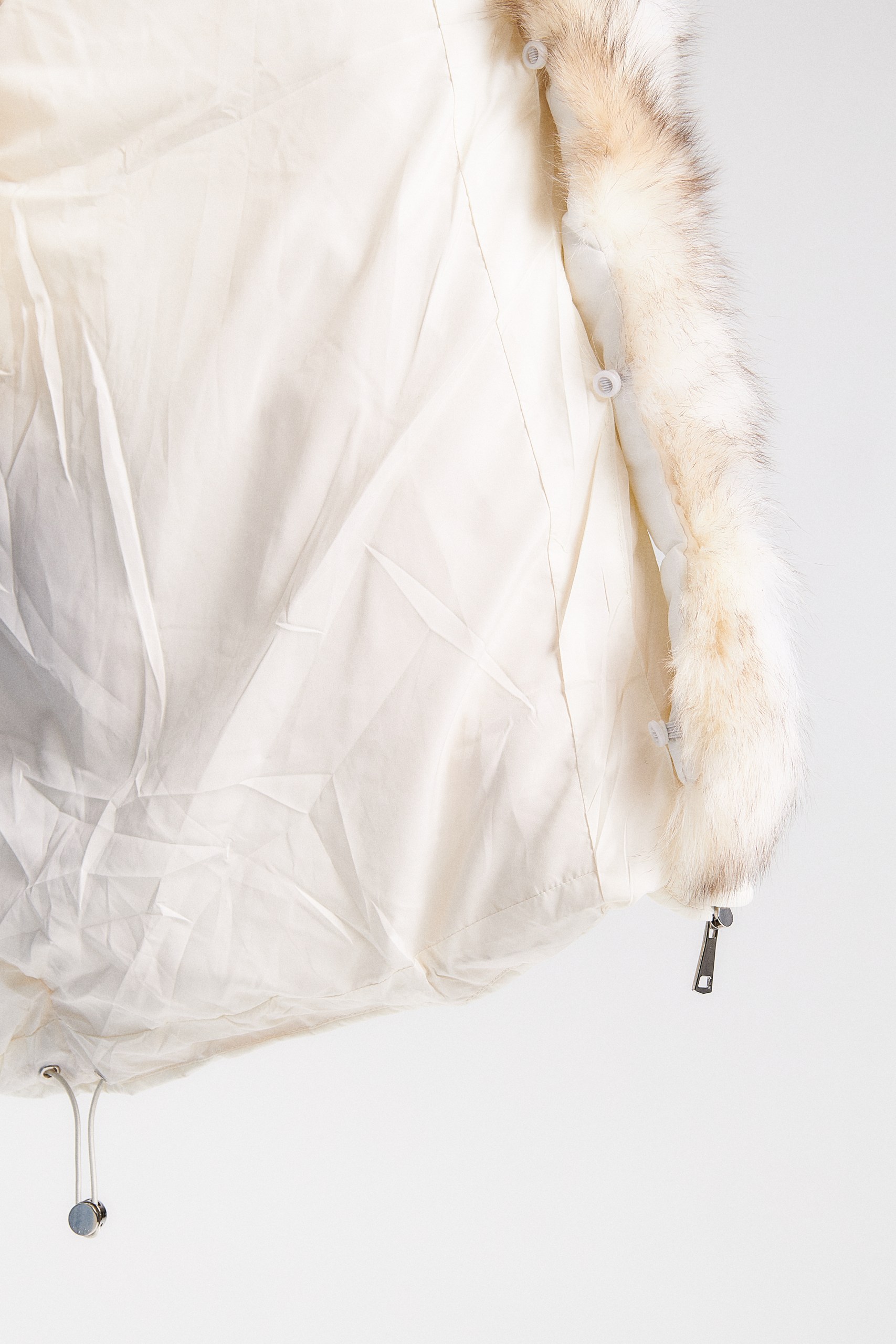 Куртка с пушистым воротником