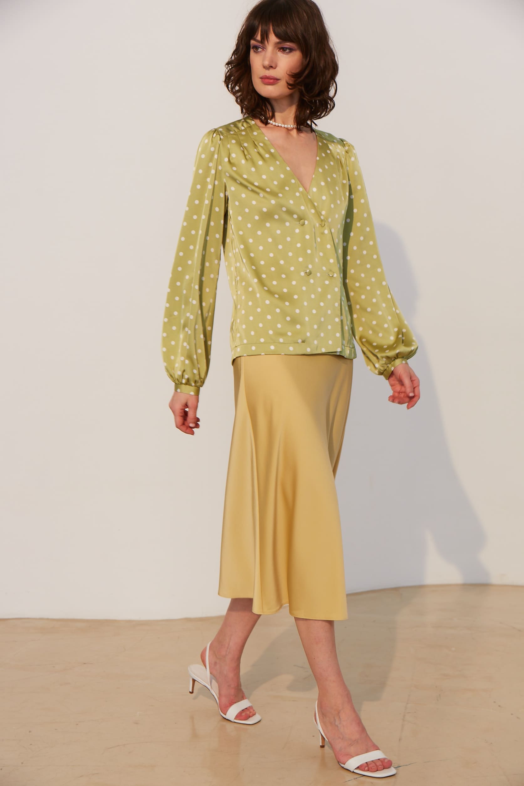 Блуза салатовая в горох