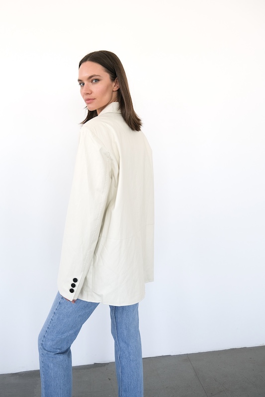  Жакет молочный эко-кожа