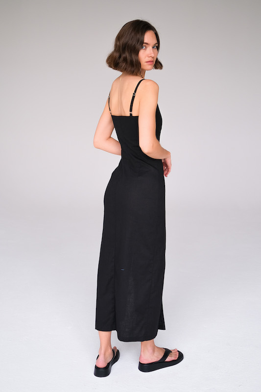 Платье черный лен с разрезами