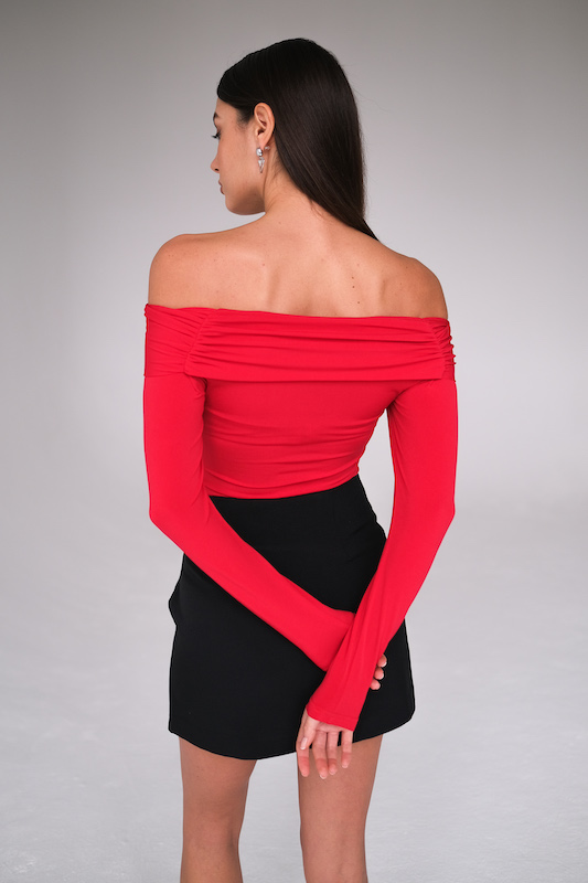 Боди с открытыми плечами