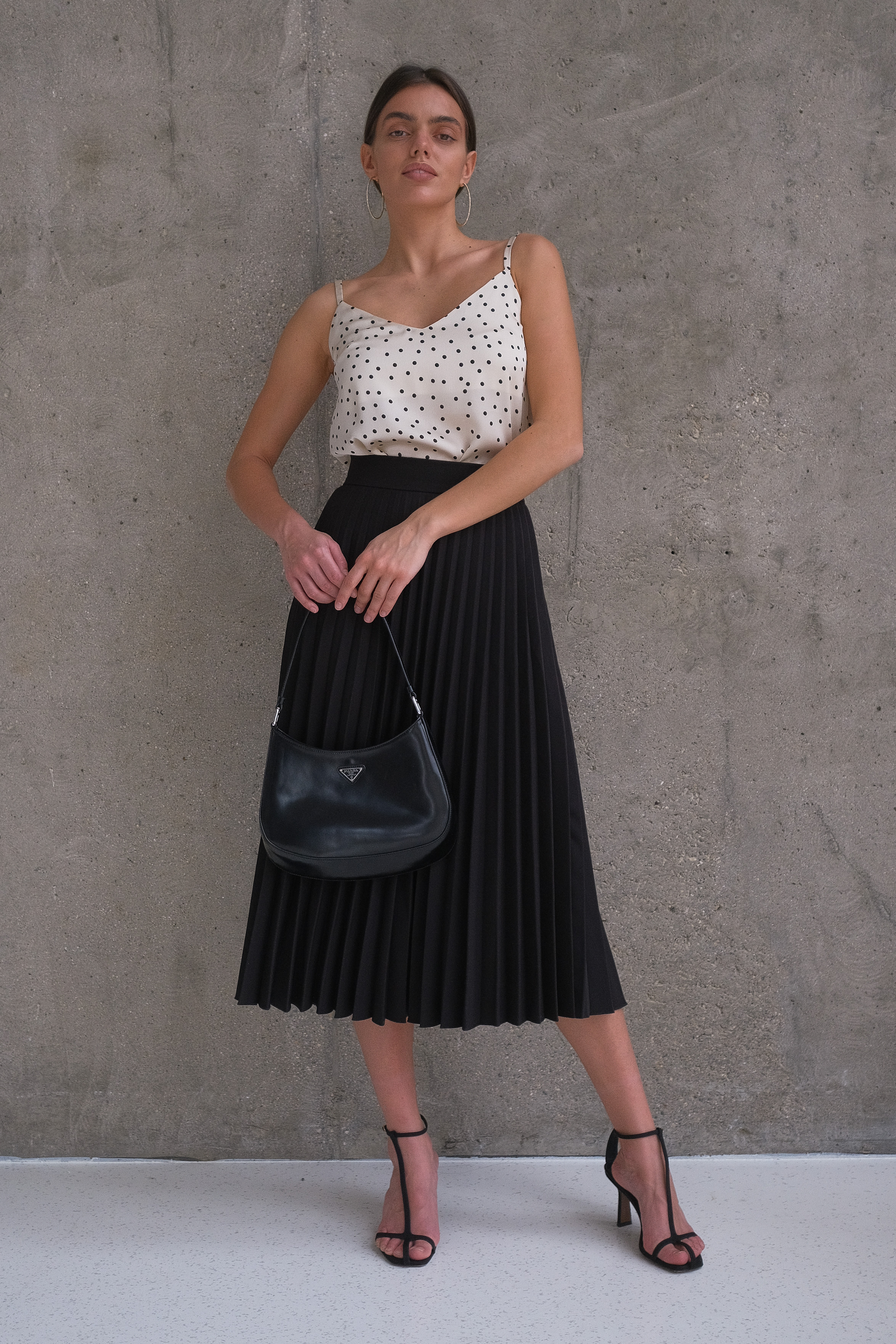 Топ на бретелях в горох